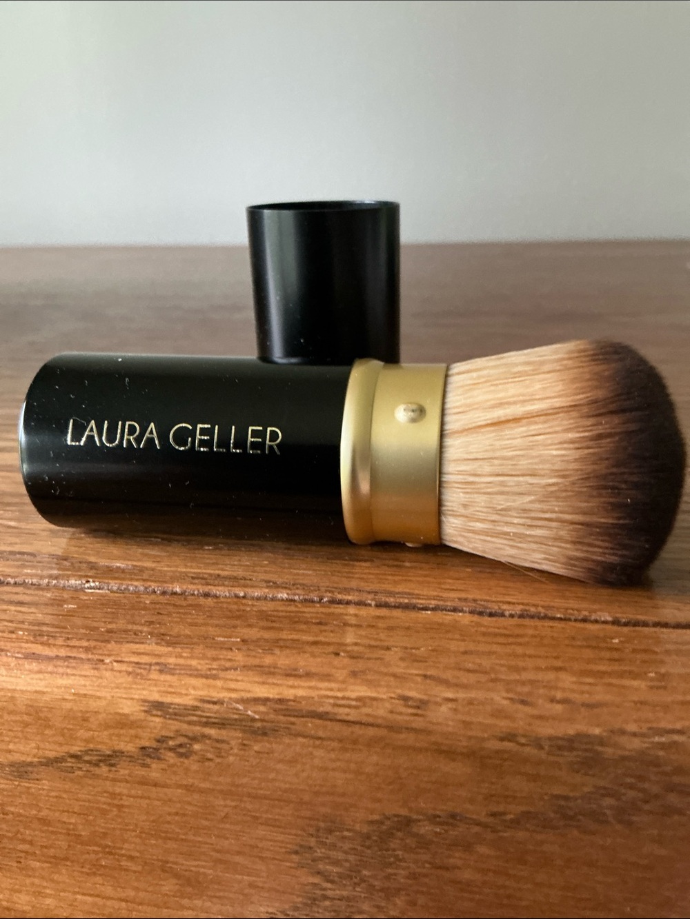 Laura Geller Black & Gold Retractable Makeup Brush with Brown Bristles